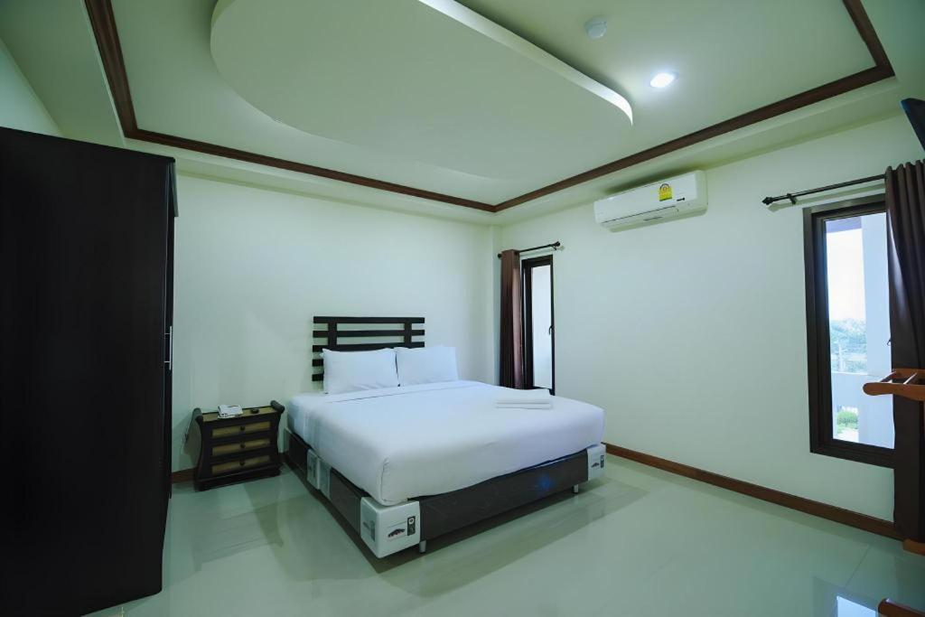 Amornsukhothai Hotel Exterior photo