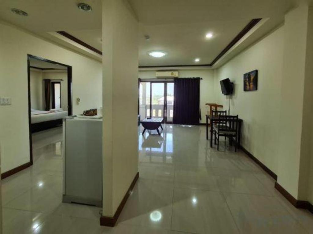 Amornsukhothai Hotel Exterior photo