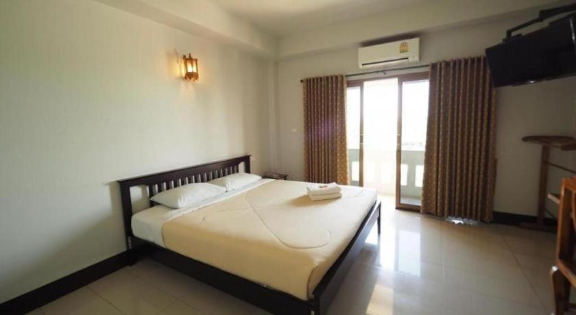 Amornsukhothai Hotel Exterior photo