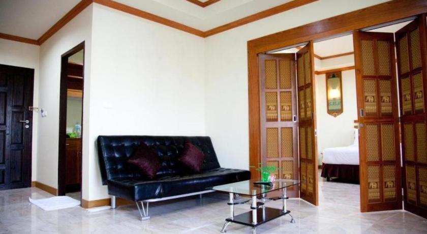 Amornsukhothai Hotel Exterior photo